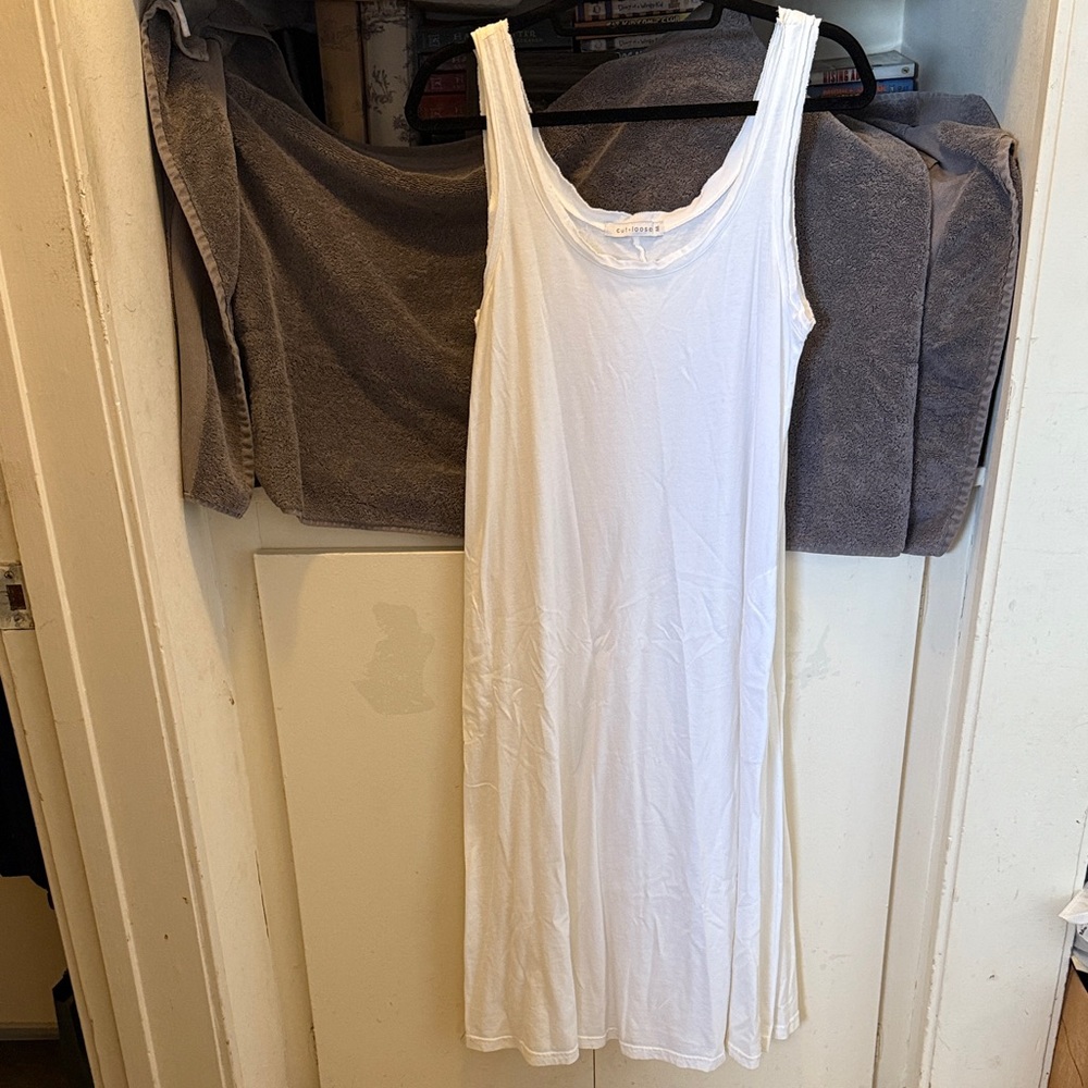 Chic White Sleeveless Cotton Dress